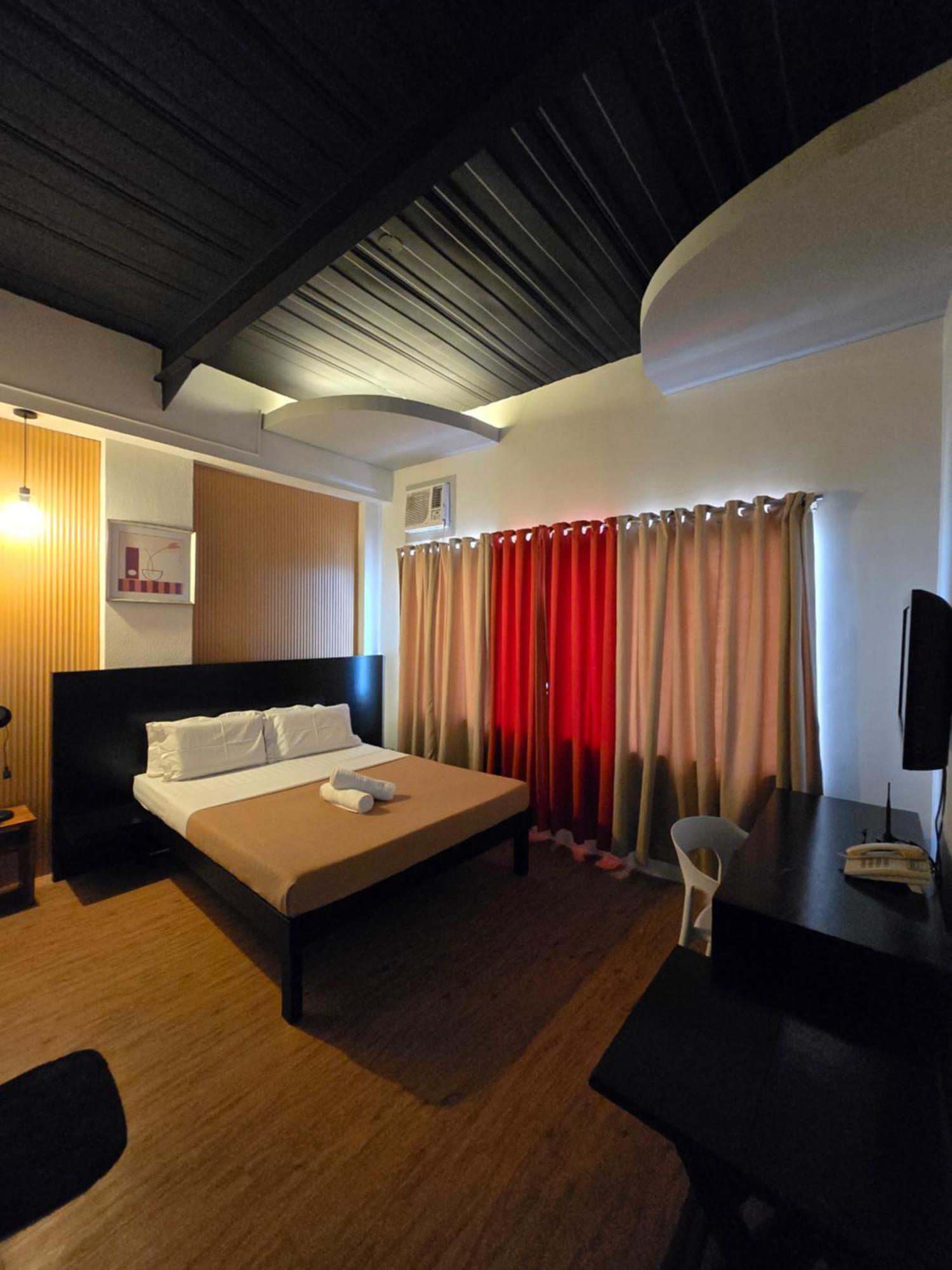 First Pacific Inn Davao City Buitenkant foto