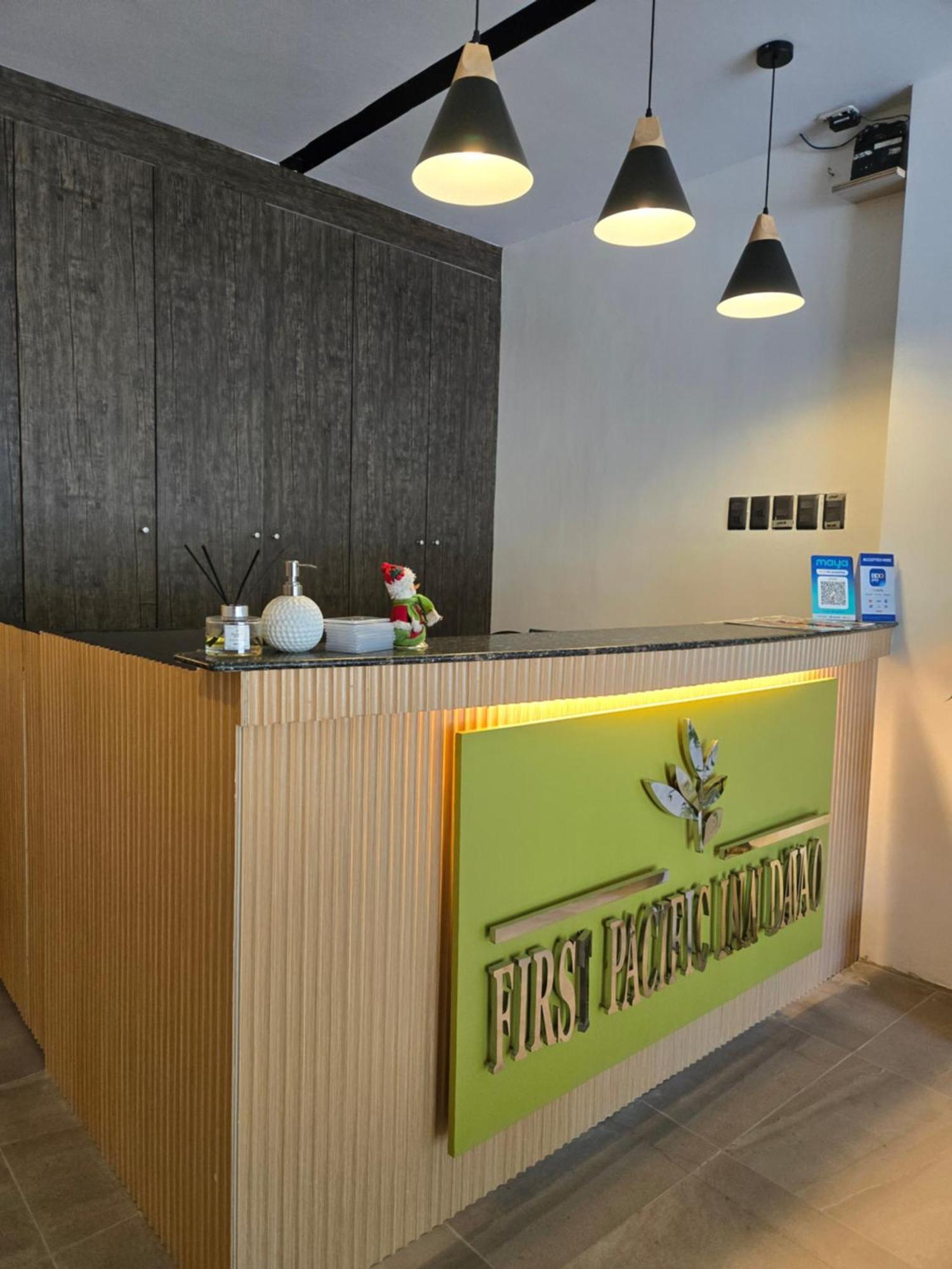 First Pacific Inn Davao City Buitenkant foto