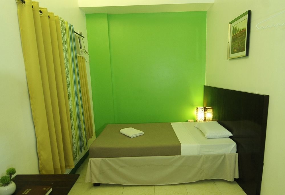First Pacific Inn Davao City Buitenkant foto