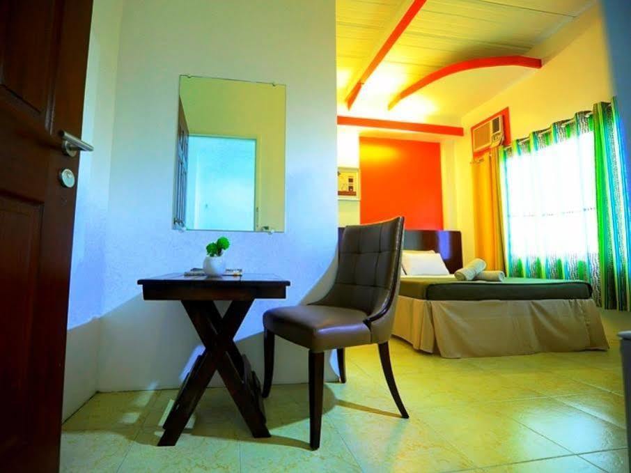 First Pacific Inn Davao City Buitenkant foto