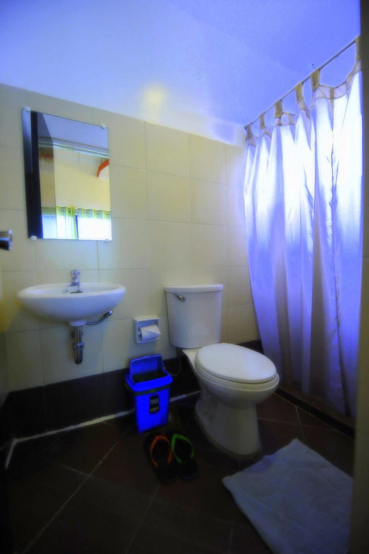 First Pacific Inn Davao City Buitenkant foto