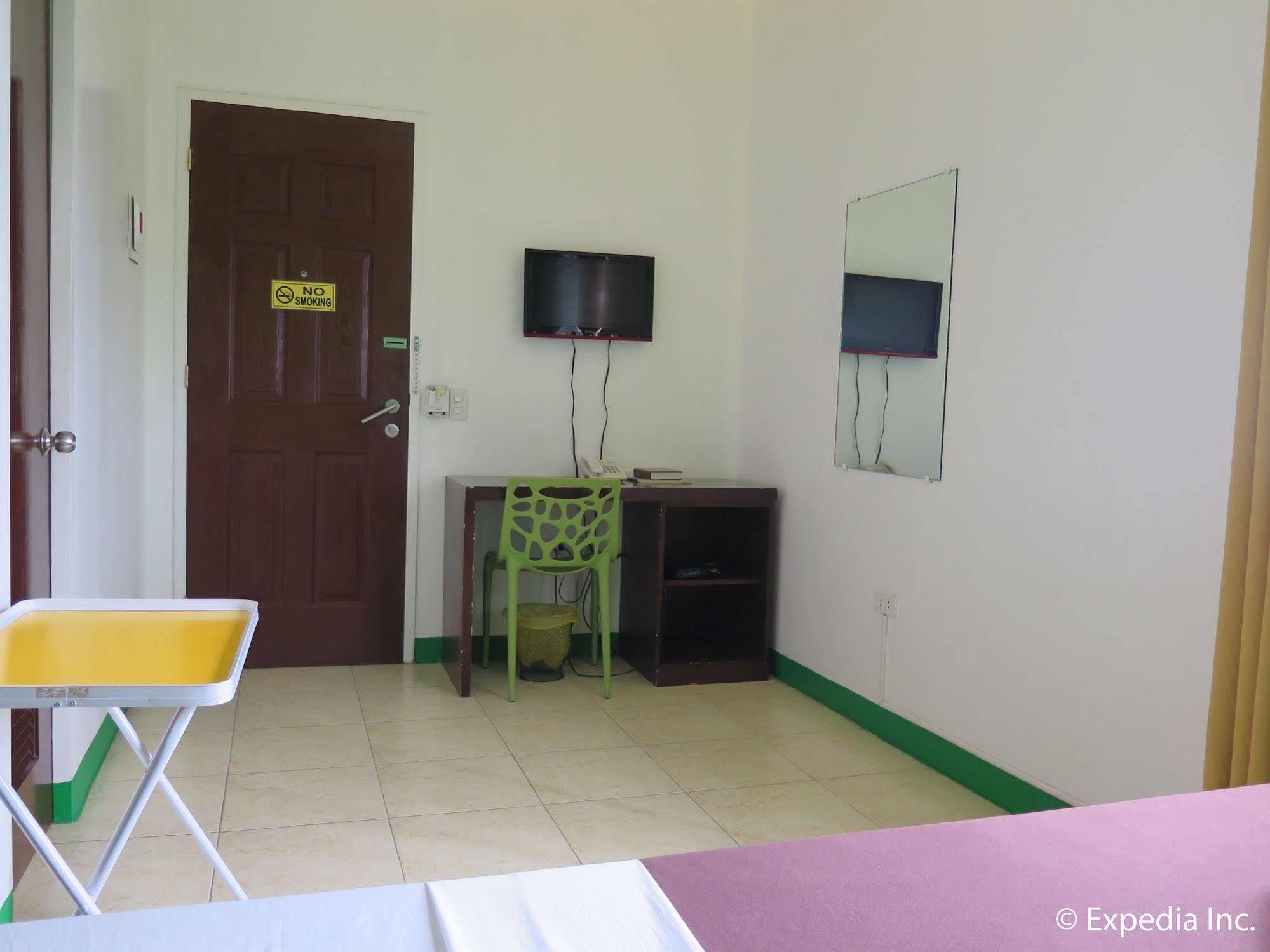 First Pacific Inn Davao City Buitenkant foto