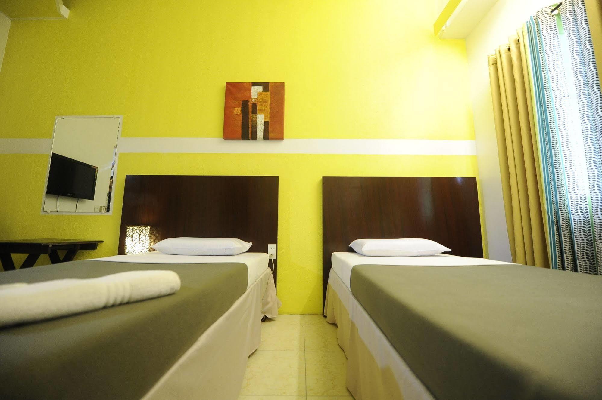First Pacific Inn Davao City Buitenkant foto