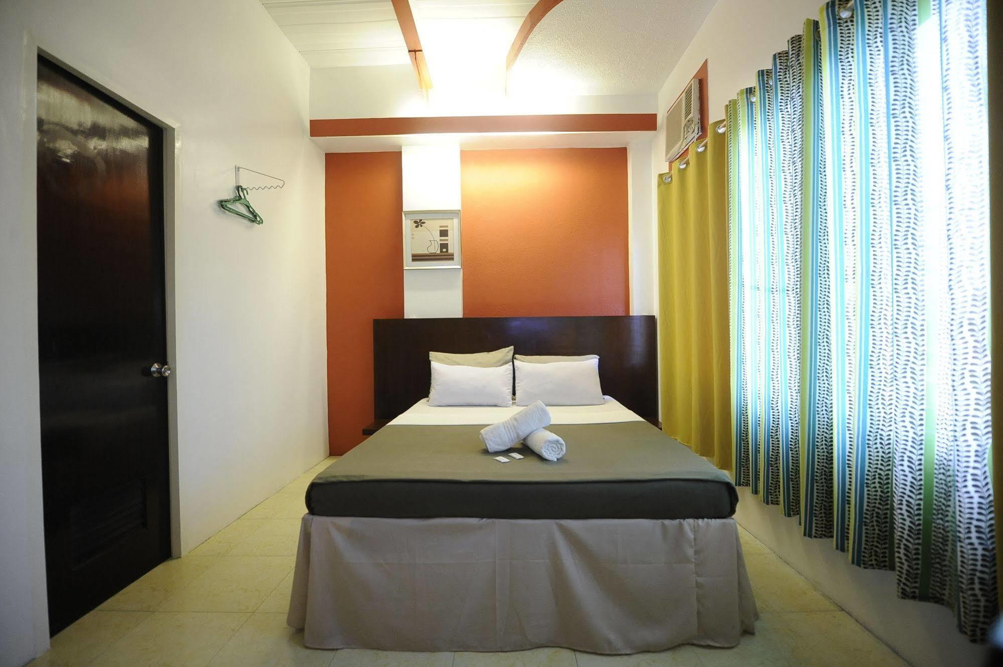 First Pacific Inn Davao City Buitenkant foto