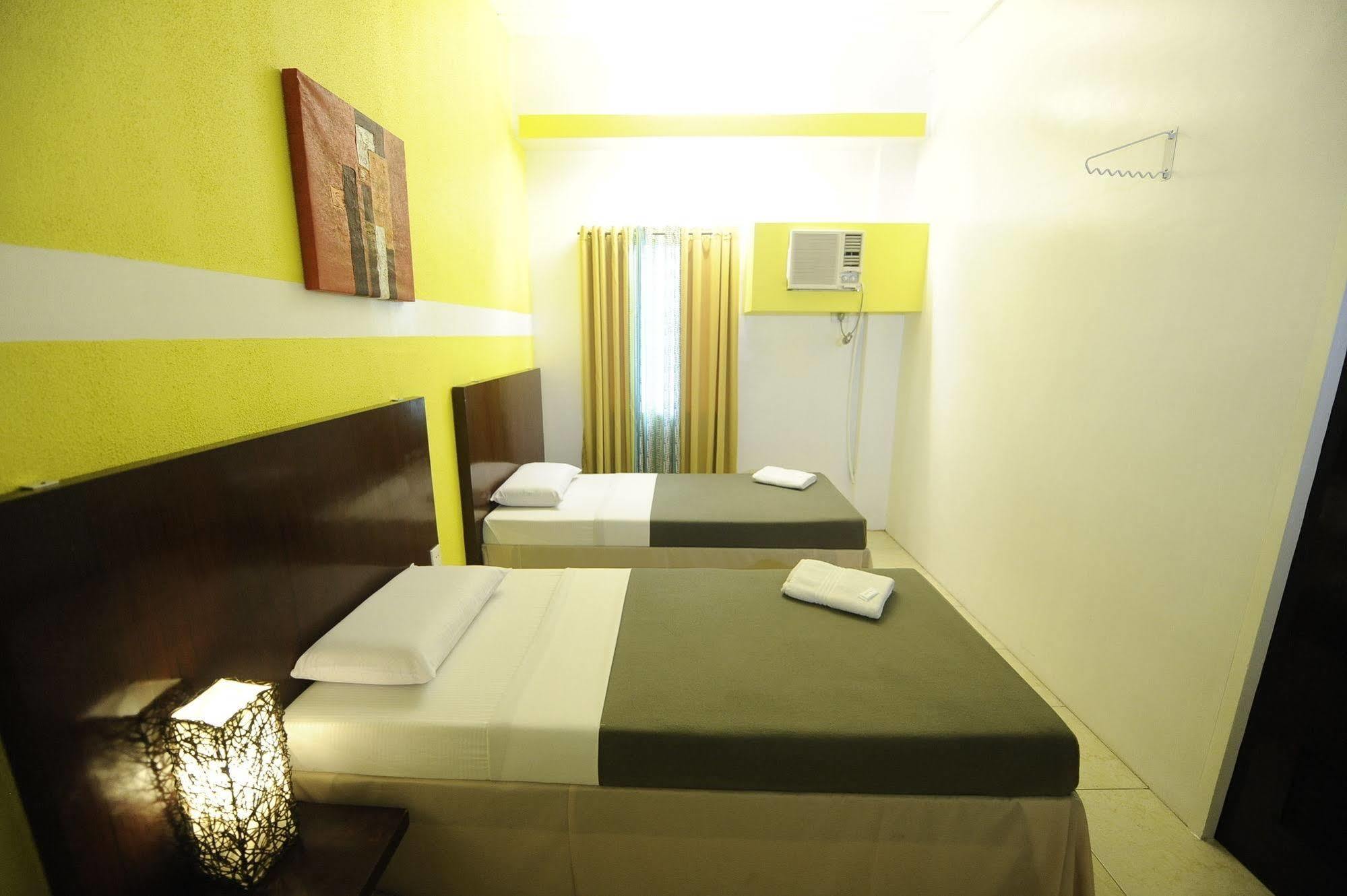 First Pacific Inn Davao City Buitenkant foto